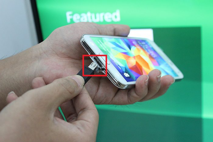 kết nối điện thoại android với tivi Aqua qua cổng HDMI