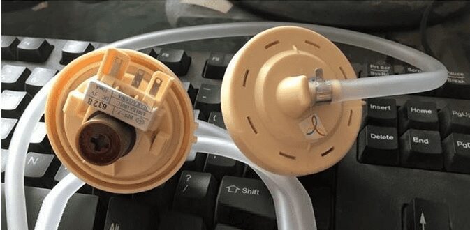 Đường ống phao áp lực bị hở