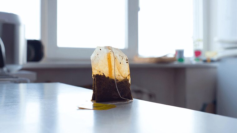 Vệ sinh ngăn đá và ngăn mát tủ lạnh Aqua