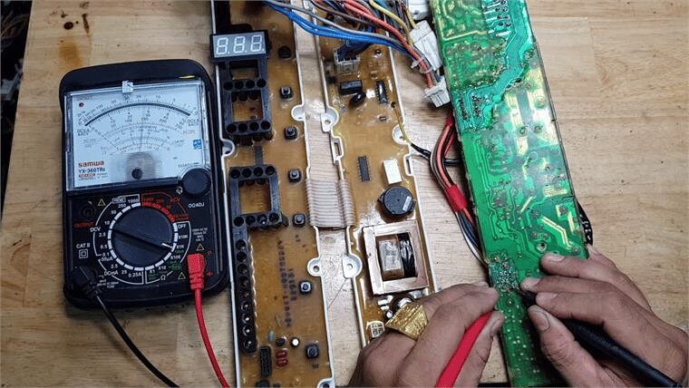 Sử dụng nguyên liệu như túi lọc trà, chanh gừng để khử mùi tủ