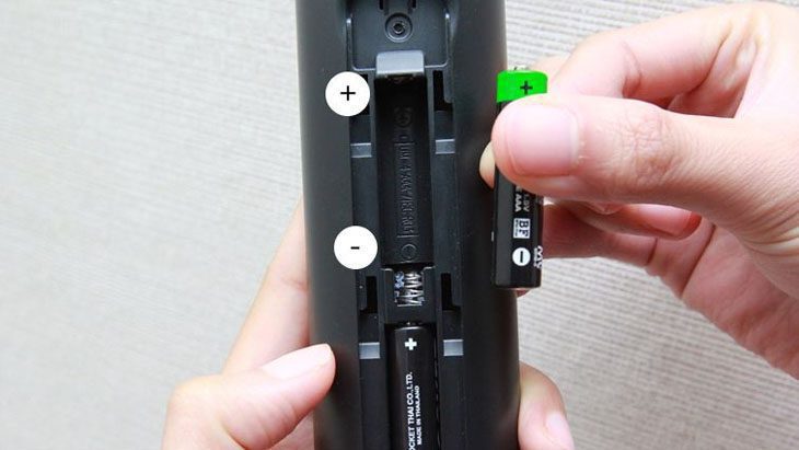 Remote tivi hỏng hoặc hết pin dẫn đến tivi không lên nguồn 
