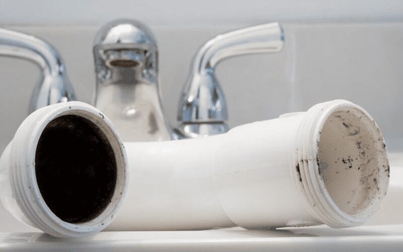 Nguồn nước nhiều cặn bẩn bám vào van cấp nước