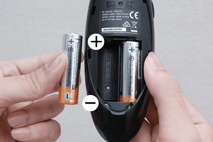 Pin điều khiển lắp sai hoặc bị hỏng
